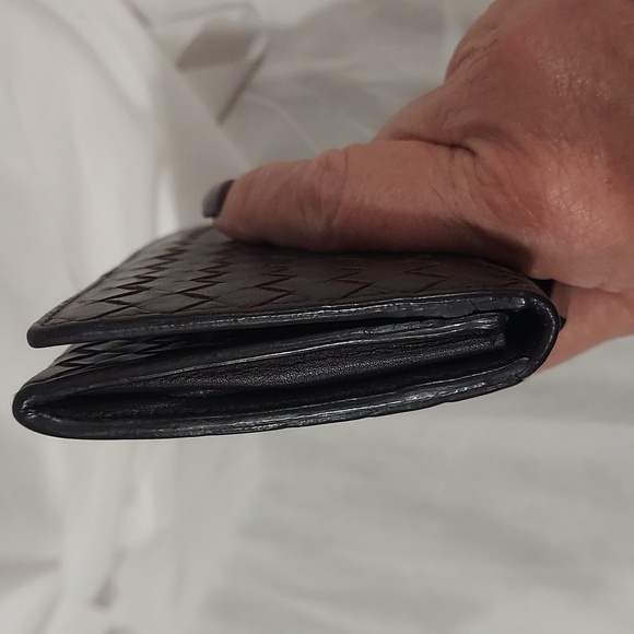 Authentic Vintage Bottega Veneta Brown Leather Intecciato weave long wallet. - Picture 10 of 11